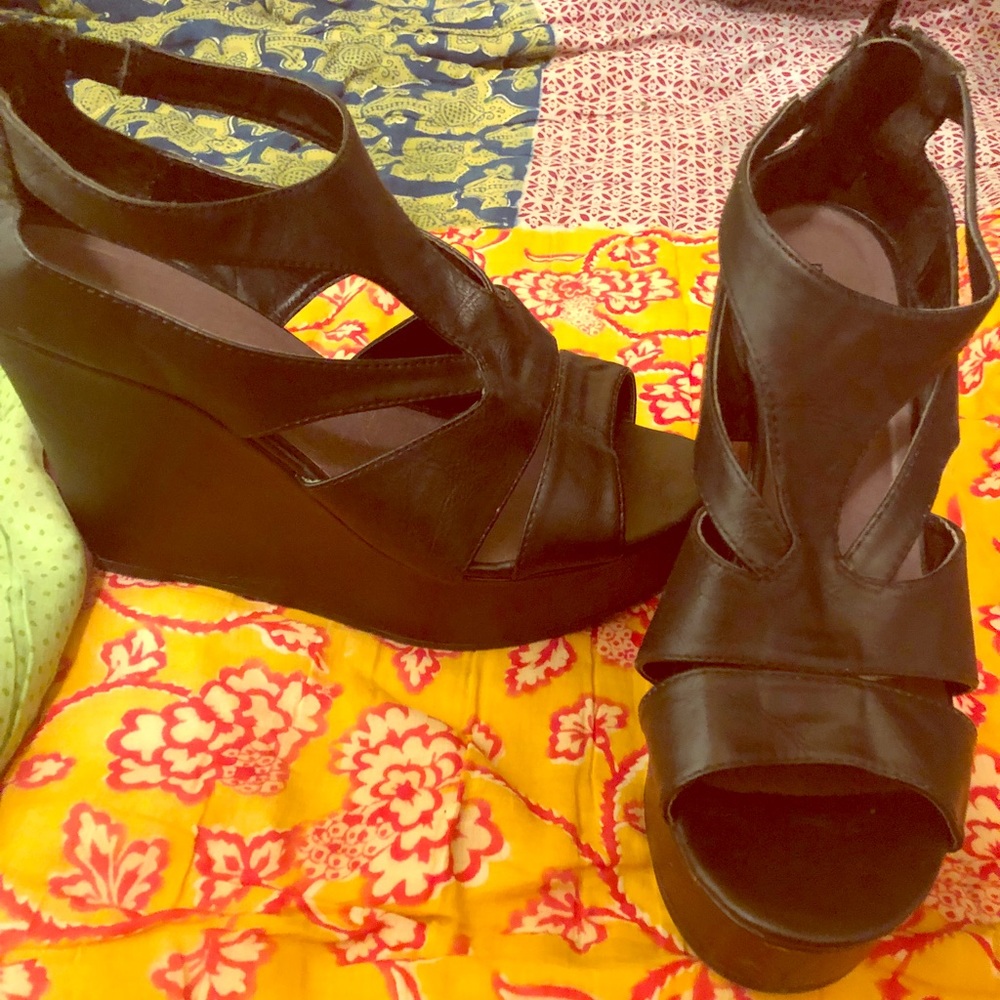 Cute Black Wedges. *Make an Offer :) *